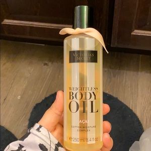 Victoria Secrets Body Oil - 8.4 OZ - agai